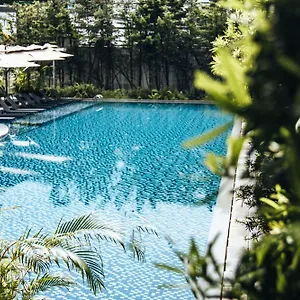 https://mercure-singapore-on-stevens.singapore-best-hotels.net